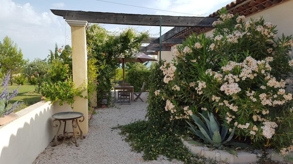 Lamanderie En Provence Bed & Breakfast Alleins Eksteriør bilde